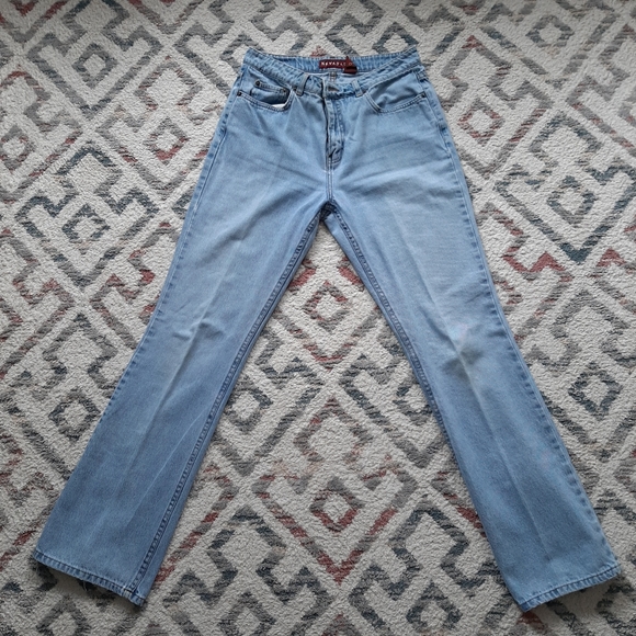 Vintage Light Wash Jeans - Picture 4 of 11